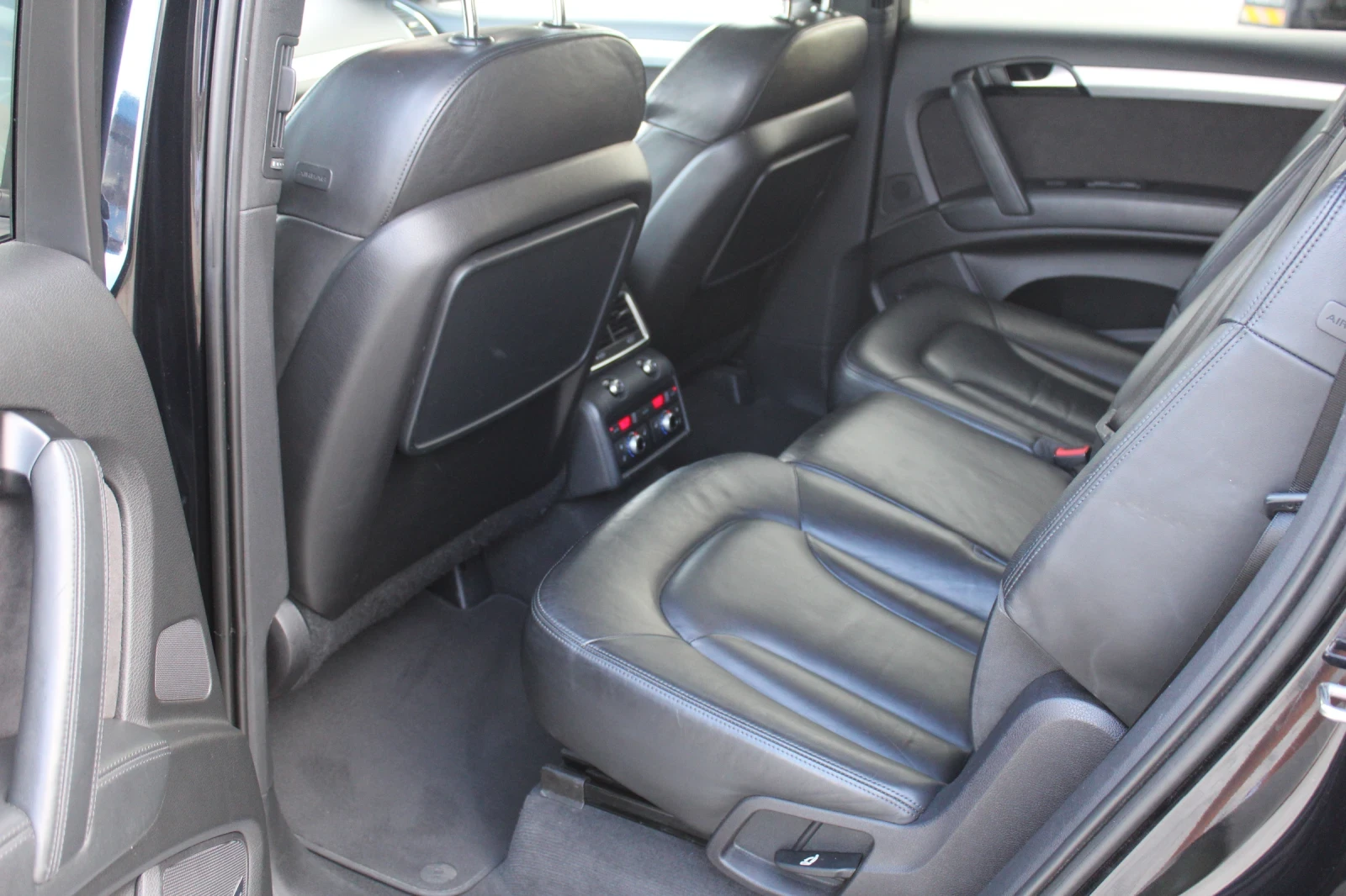 Audi Q7 4.2 TDI Quattro / ПАНОРАМА , снимка 9 - Автомобили и джипове - 55451046