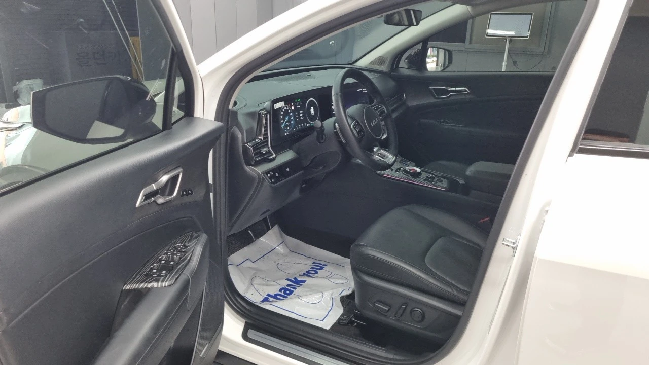 Kia Sportage SIGNATURE* DISTRONIC* 360* ОБДУХ* KRELL, снимка 10 - Автомобили и джипове - 55512971