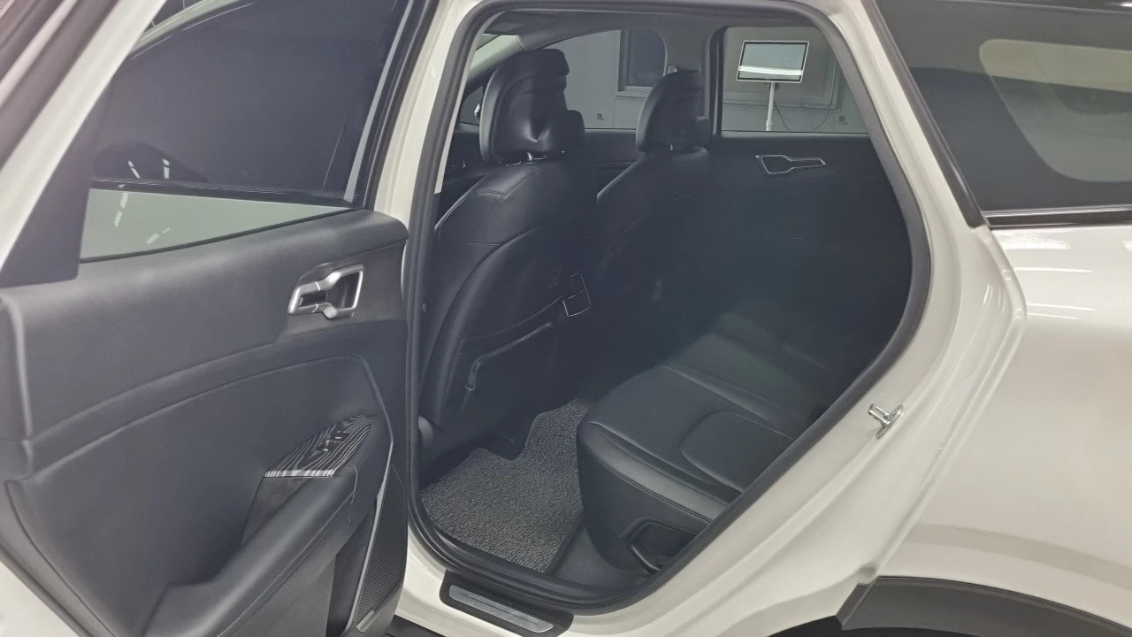 Kia Sportage SIGNATURE* DISTRONIC* 360* ОБДУХ* KRELL, снимка 11 - Автомобили и джипове - 55512971