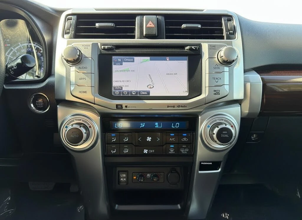 Toyota 4runner SR5* AWD* JBL* КОЖА* ШИБИДАХ* , снимка 14 - Автомобили и джипове - 55562217