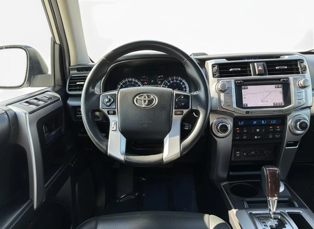 Toyota 4runner SR5* AWD* JBL* КОЖА* ШИБИДАХ* , снимка 9 - Автомобили и джипове - 55562217