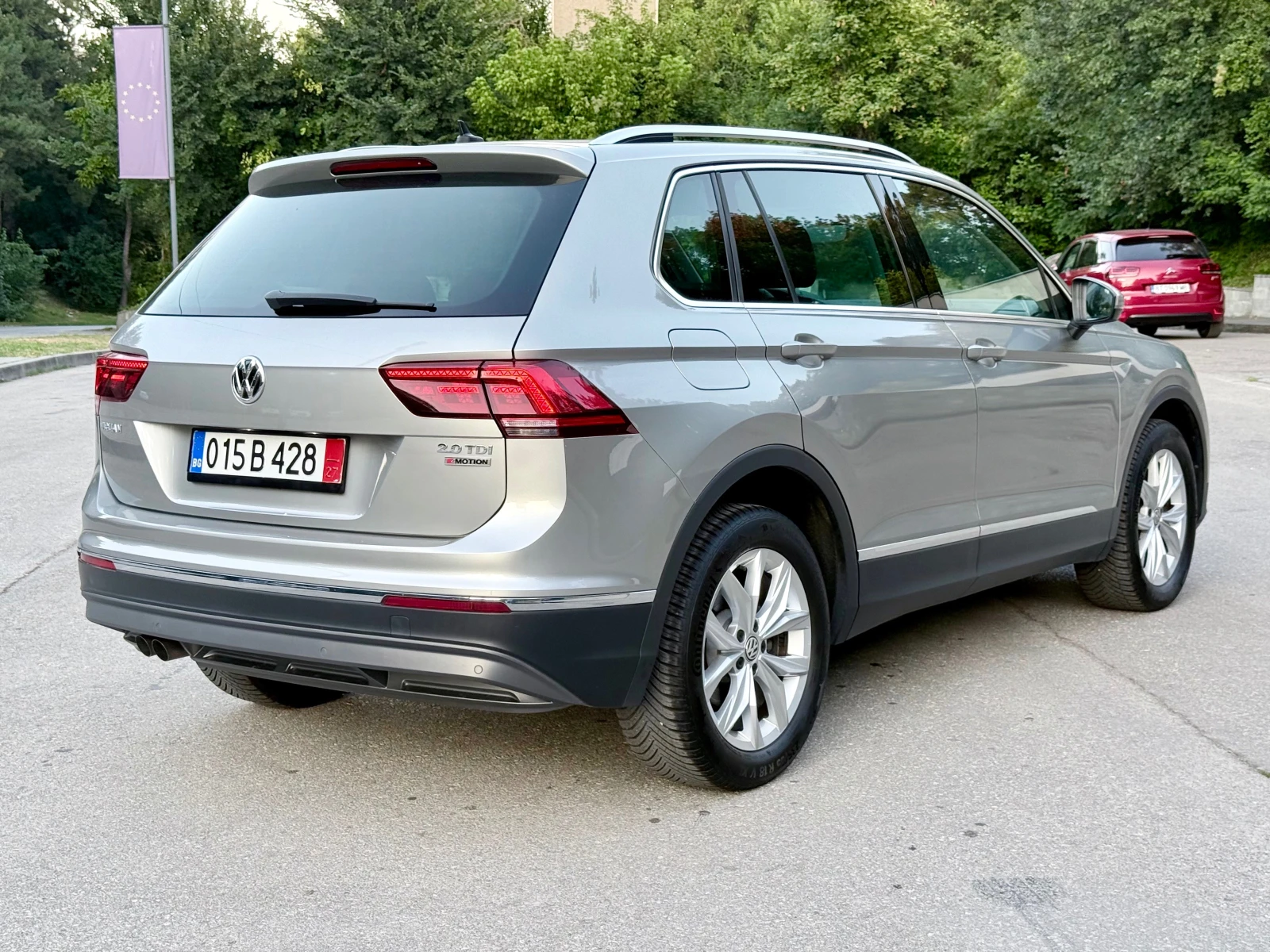 VW Tiguan 2.0TDI* 4Motion* Digital* LED* HighLine* KeyLess* , снимка 4 - Автомобили и джипове - 55649970