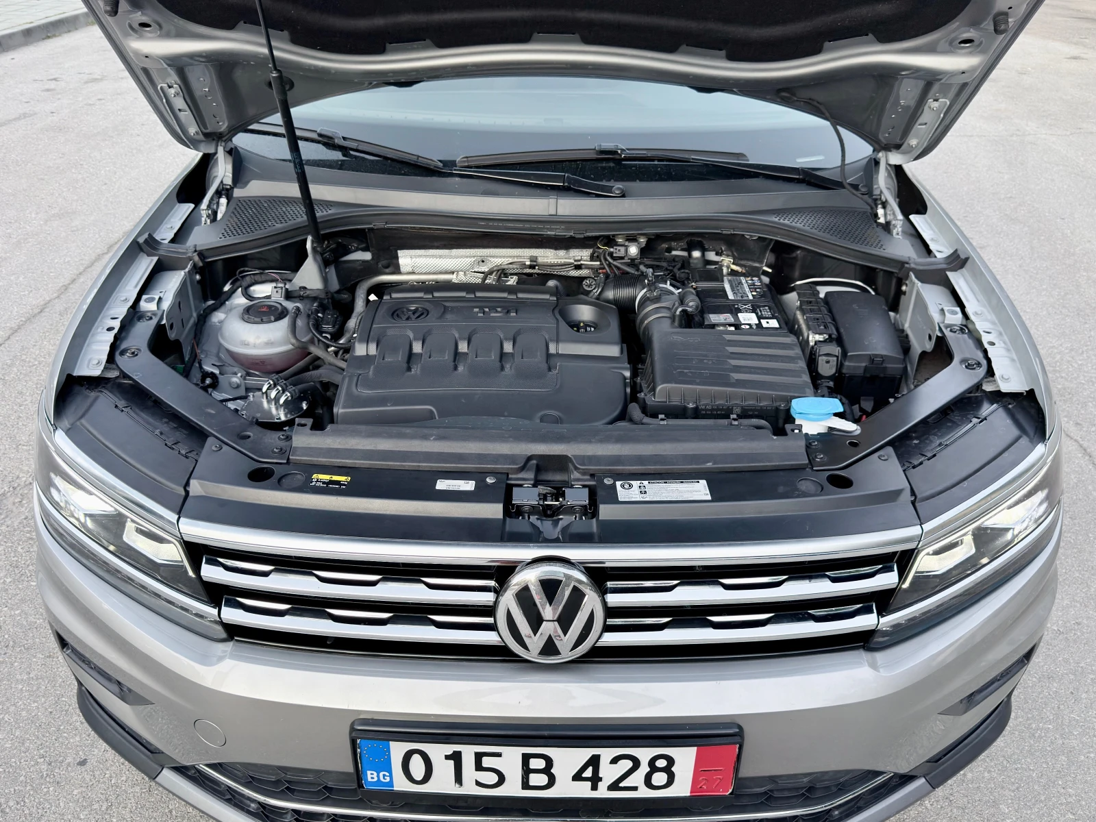 VW Tiguan 2.0TDI* 4Motion* Digital* LED* HighLine* KeyLess* , снимка 17 - Автомобили и джипове - 55649970