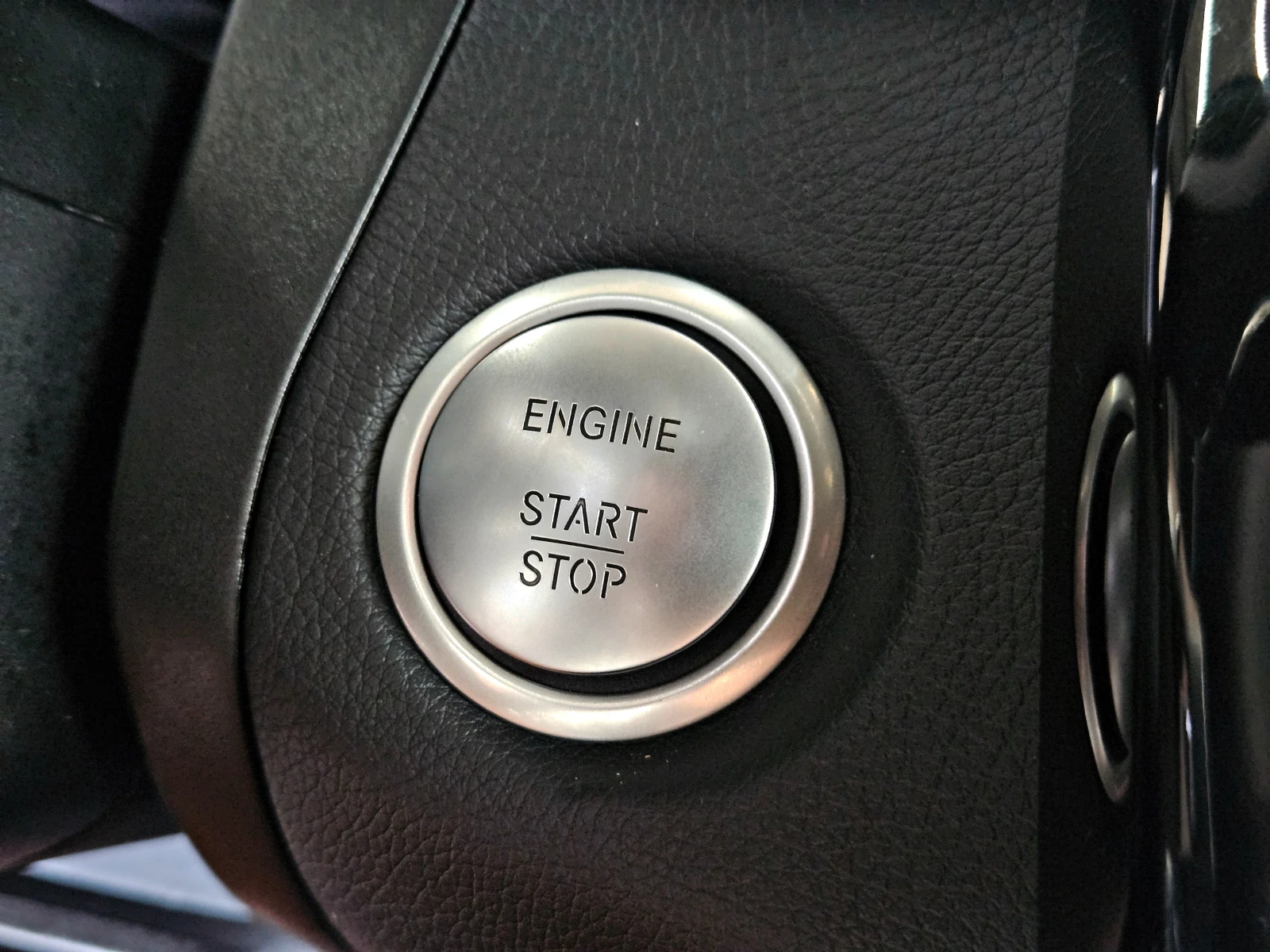 Mercedes-Benz GLC Coupe 350AMG/9GTRON/GERMANY/CAMERA/AMBIENT/KEYLESS GO/LI, снимка 12 - Автомобили и джипове - 55929871