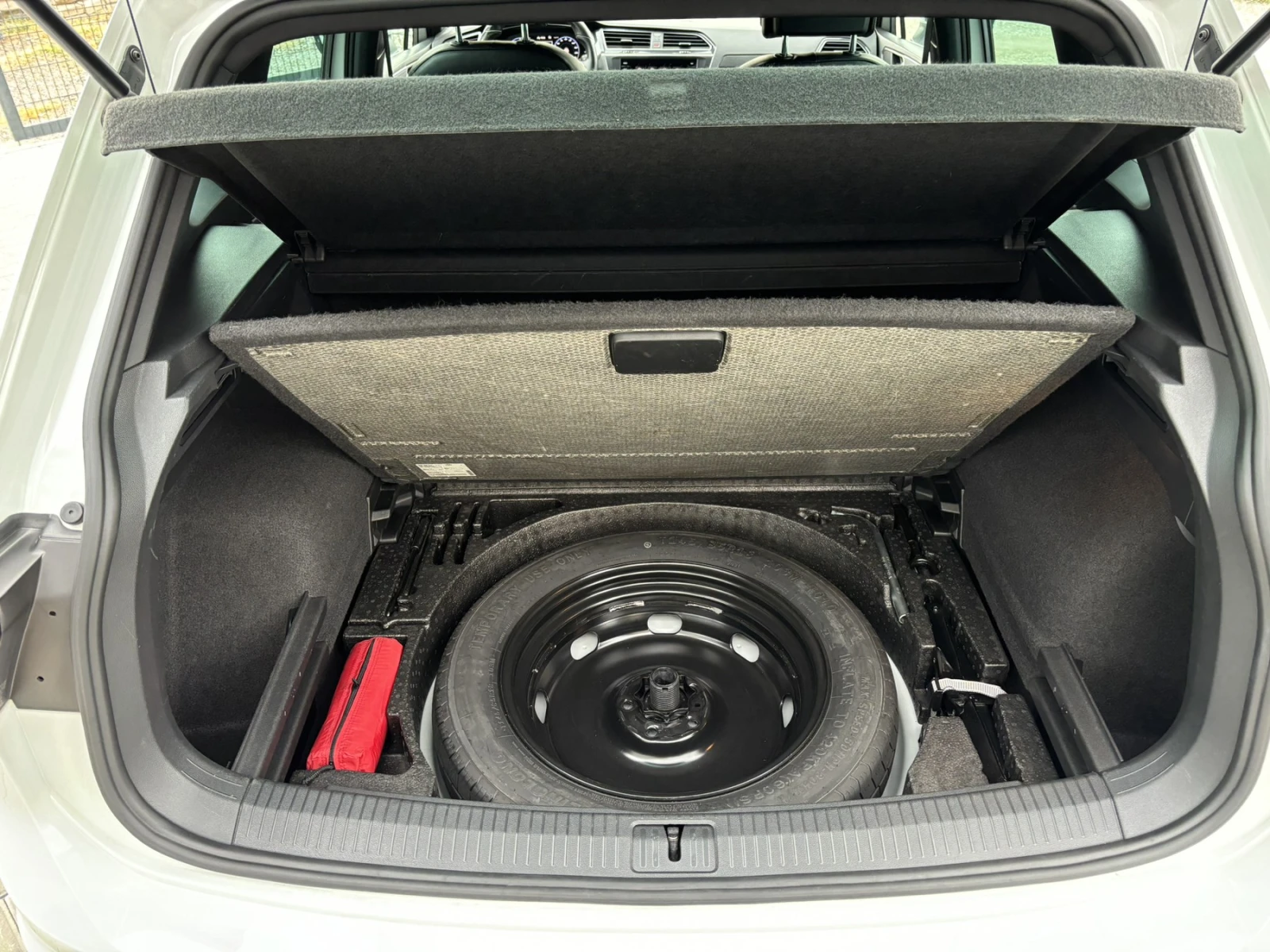 VW Tiguan R-LINE 2.0TDI, снимка 17 - Автомобили и джипове - 56182644