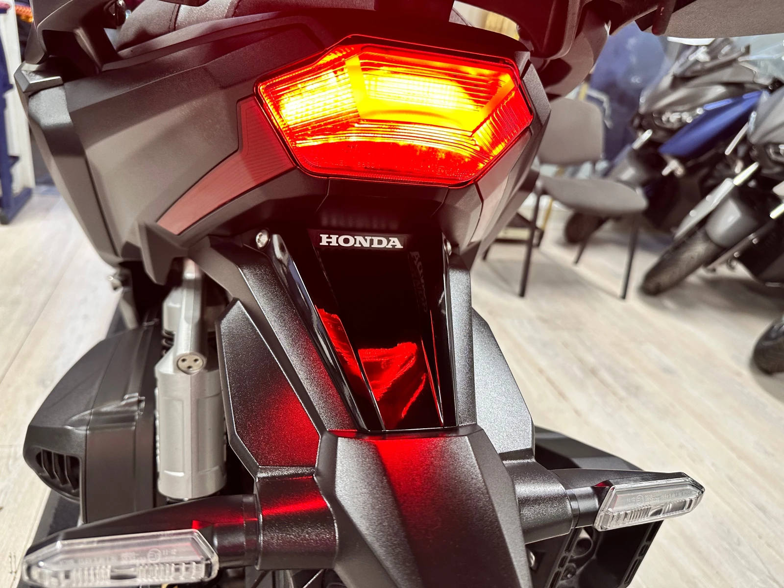 Honda X-ADV 350 ABS/TC/LED 02.2024г., снимка 5 - Мотоциклети и мототехника - 55565155