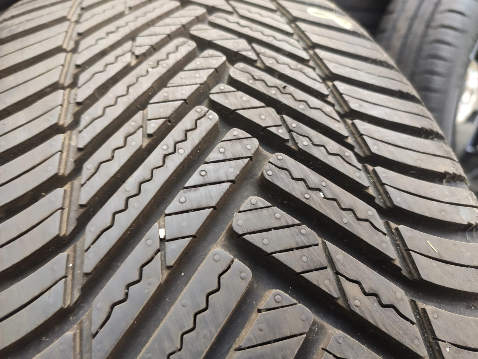  215/45R17 | Mobile.bg   11