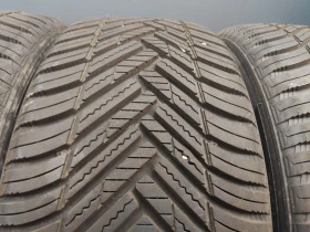 Гуми Всесезонни 215/45R17, снимка 2 - Гуми и джанти - 46709389