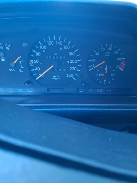 Mercedes-Benz 124 200E, снимка 9