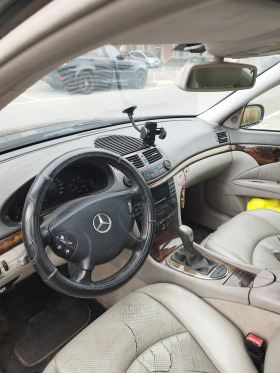 Mercedes-Benz E 200, снимка 9 - Автомобили и джипове - 44553944