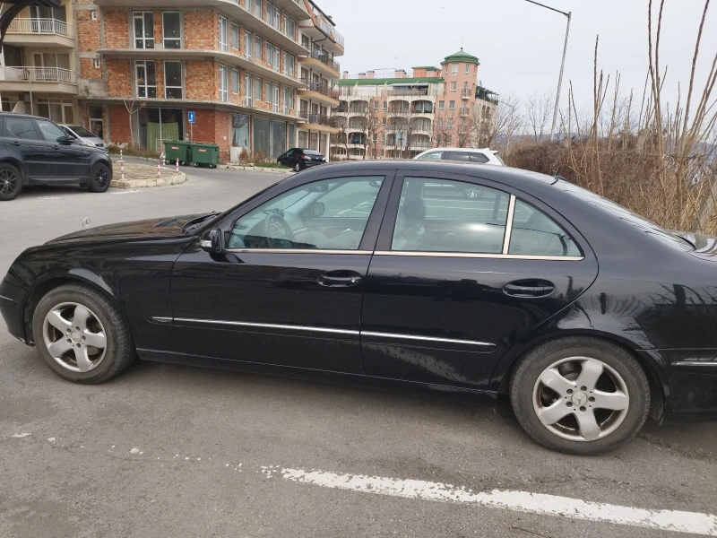 Mercedes-Benz E 200, снимка 3 - Автомобили и джипове - 47123504