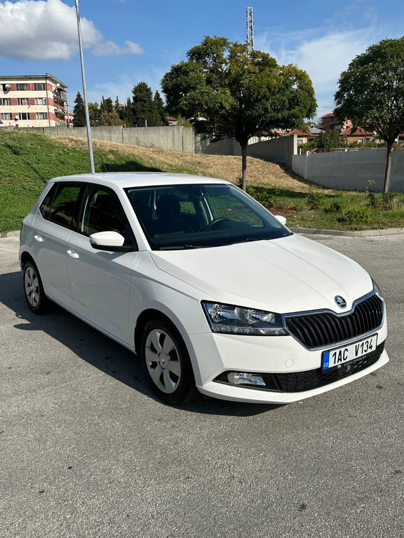 Skoda Fabia, снимка 2 - Автомобили и джипове - 47413221