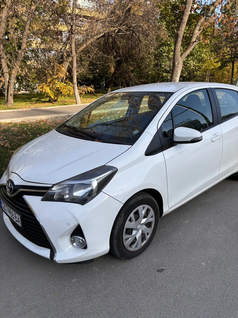 Toyota Yaris Бензин , снимка 8 - Автомобили и джипове - 47708377