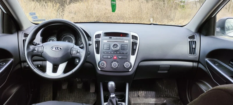 Kia Ceed 1.4i, 90к.с., снимка 9 - Автомобили и джипове - 48135039