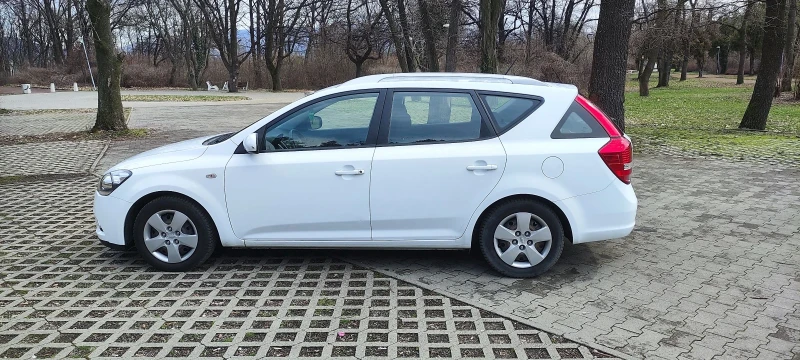 Kia Ceed 1.4i, 90к.с., снимка 7 - Автомобили и джипове - 48135039