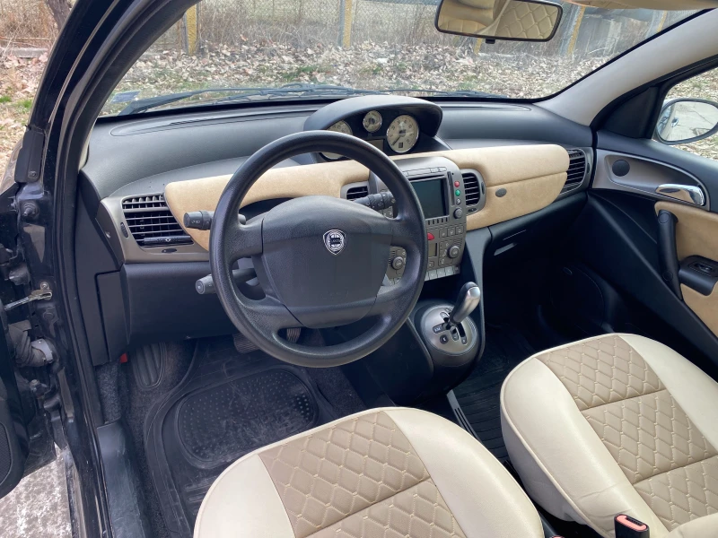 Lancia Ypsilon Multijet 1.3 автомат, снимка 11 - Автомобили и джипове - 48808654