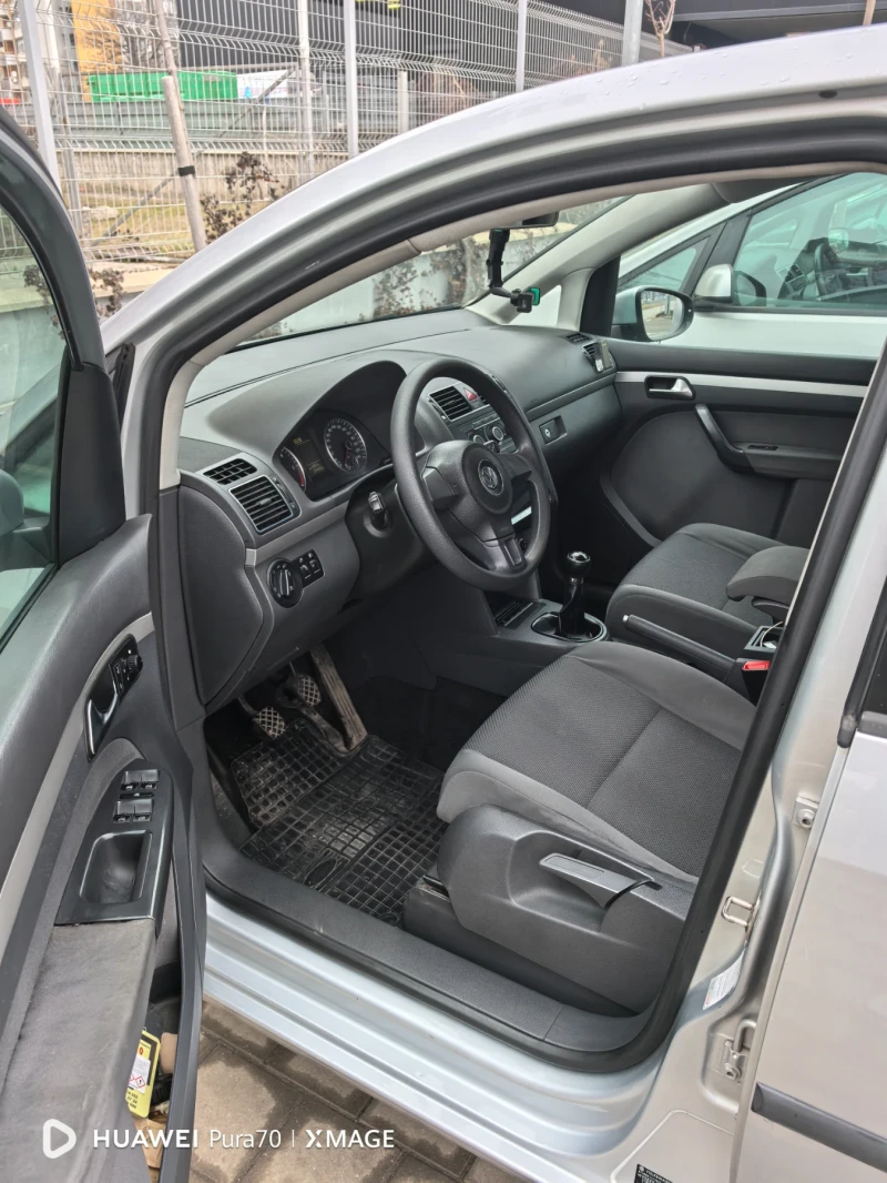 VW Touran, снимка 5 - Автомобили и джипове - 48954130