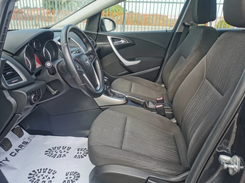 Opel Astra 1.7 CDTI, снимка 10 - Автомобили и джипове - 51051629