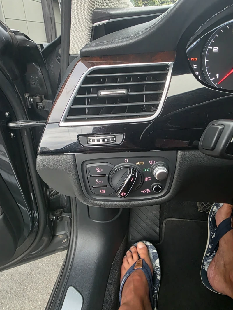 Audi A8, снимка 10 - Автомобили и джипове - 51754335