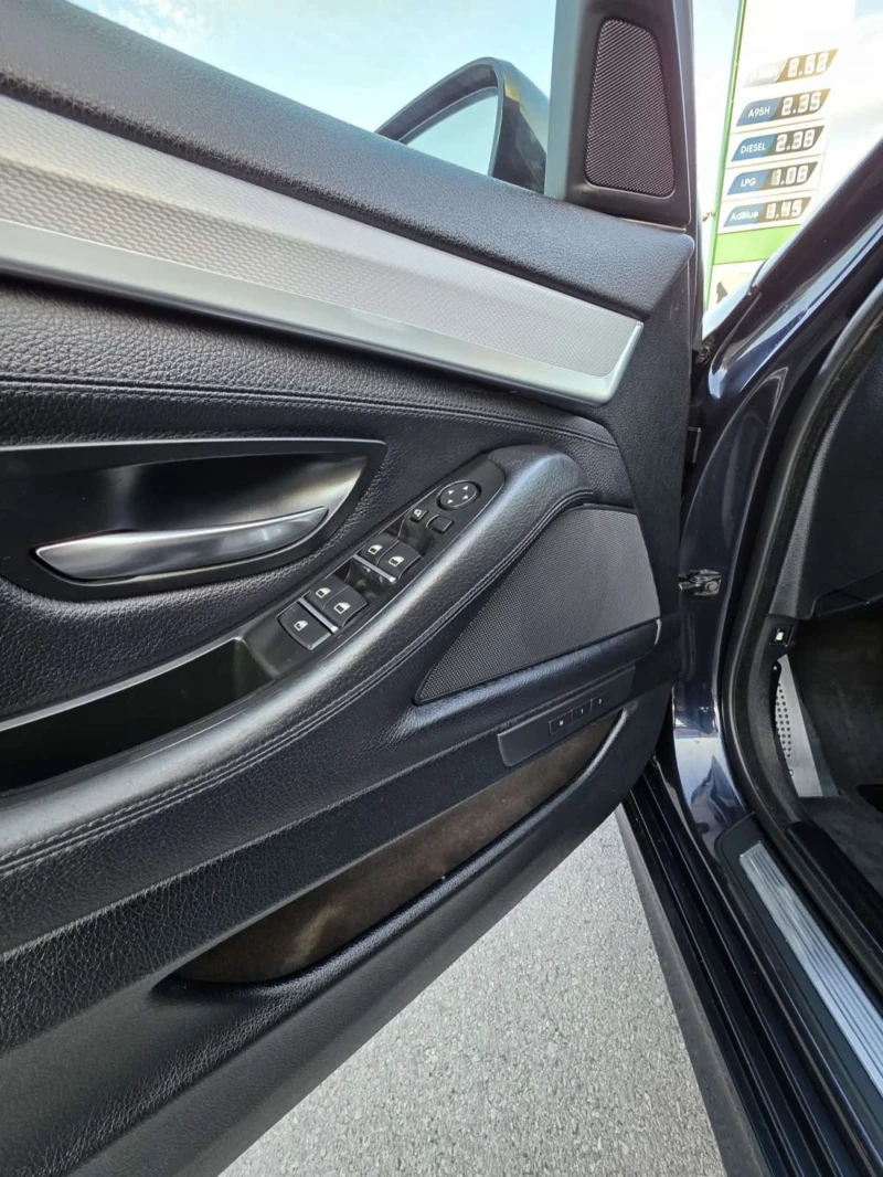 BMW 530 Diesel M пакет, снимка 5 - Автомобили и джипове - 51841081