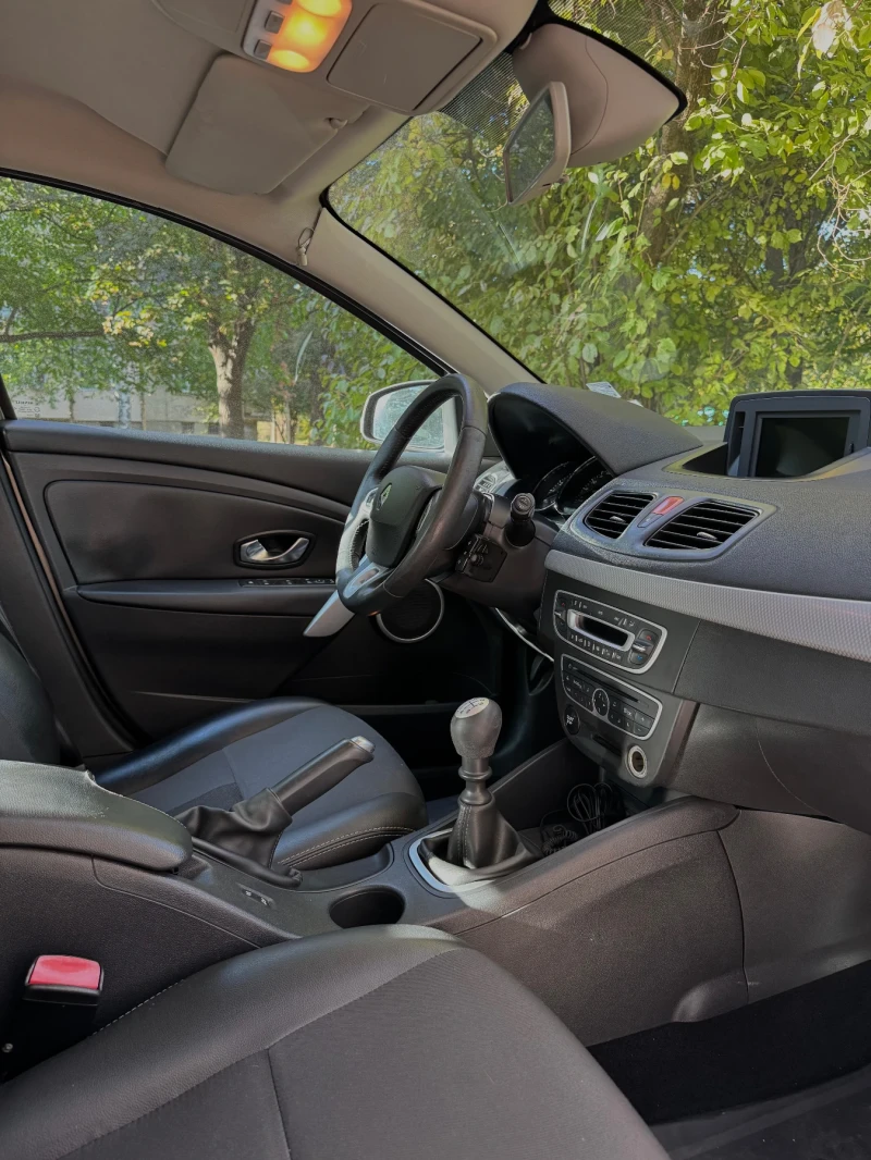 Renault Megane 1.5 dCi (110 кс) EDC, снимка 12 - Автомобили и джипове - 52115438