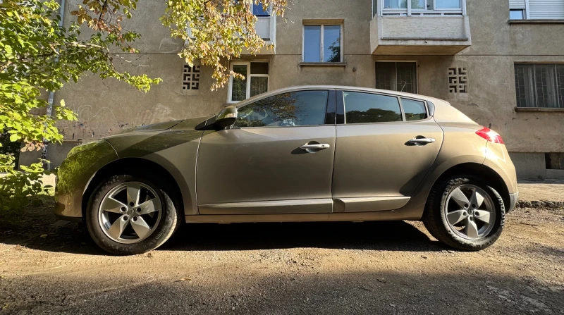 Renault Megane 1.5 dCi (110 кс) EDC, снимка 5 - Автомобили и джипове - 52115438