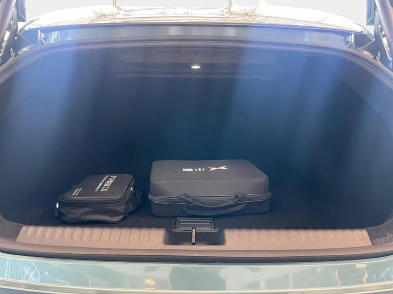 Xpeng P7 AWD Performance, снимка 12 - Автомобили и джипове - 53219129
