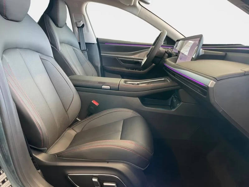 Xpeng P7 AWD Performance, снимка 9 - Автомобили и джипове - 53219129