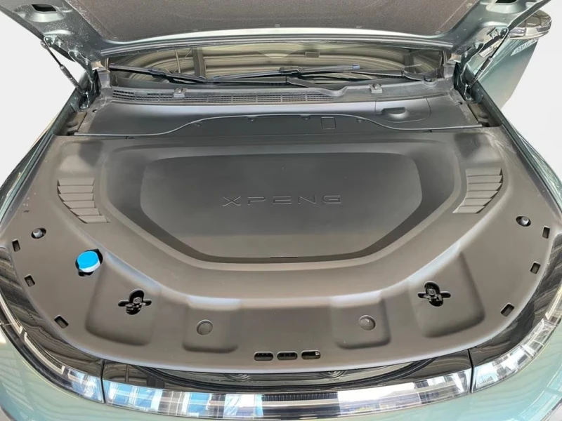 Xpeng P7 AWD Performance, снимка 13 - Автомобили и джипове - 53219129