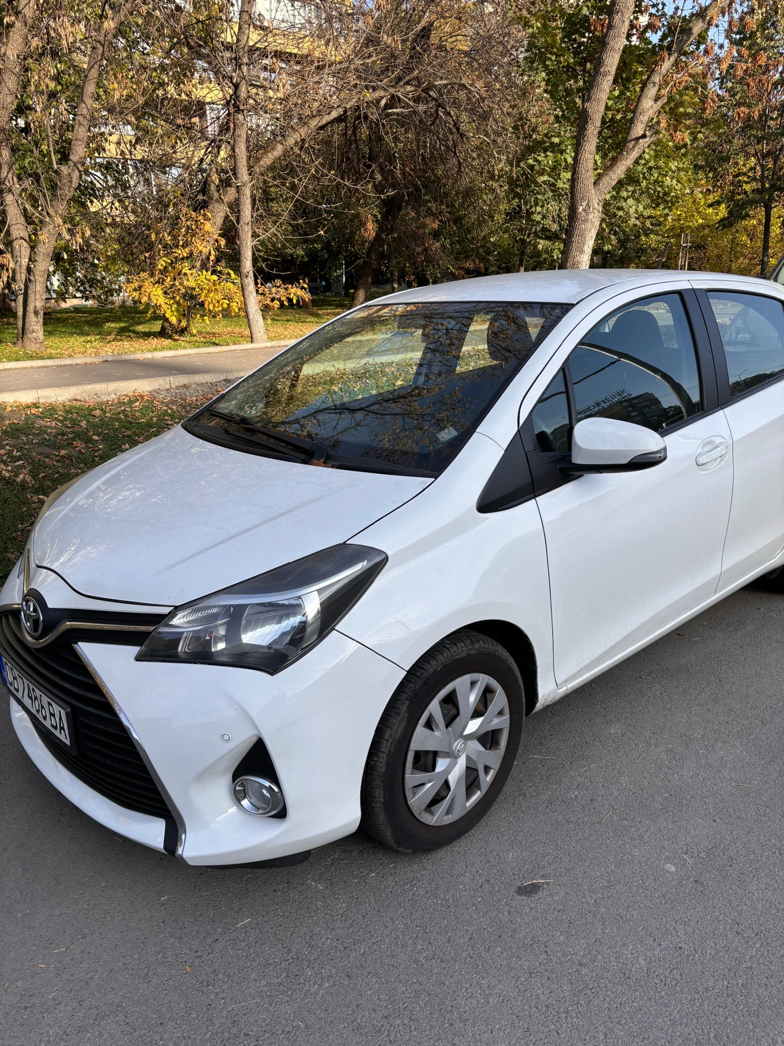 Toyota Yaris Бензин  - изображение 7