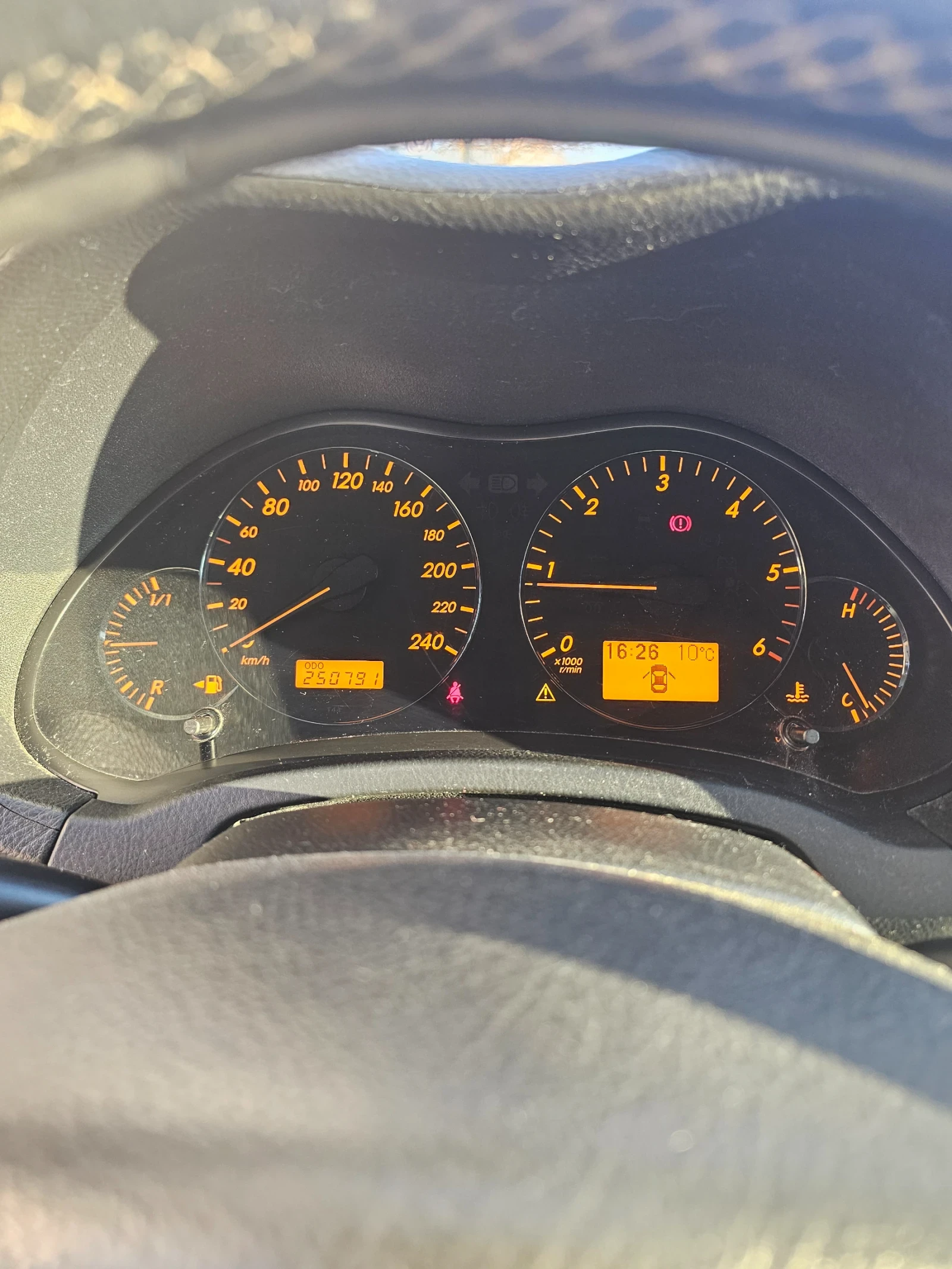 Toyota Avensis | Mobile.bg � ����������� 10
