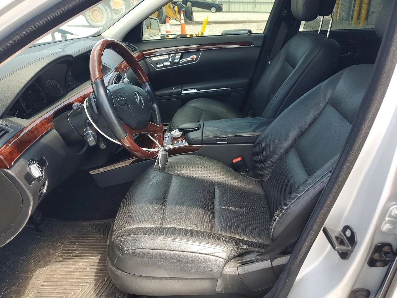 Mercedes-Benz S 500 4Matic* Harman Kardon* Обдухване* Distronic, снимка 8 - Автомобили и джипове - 54448805