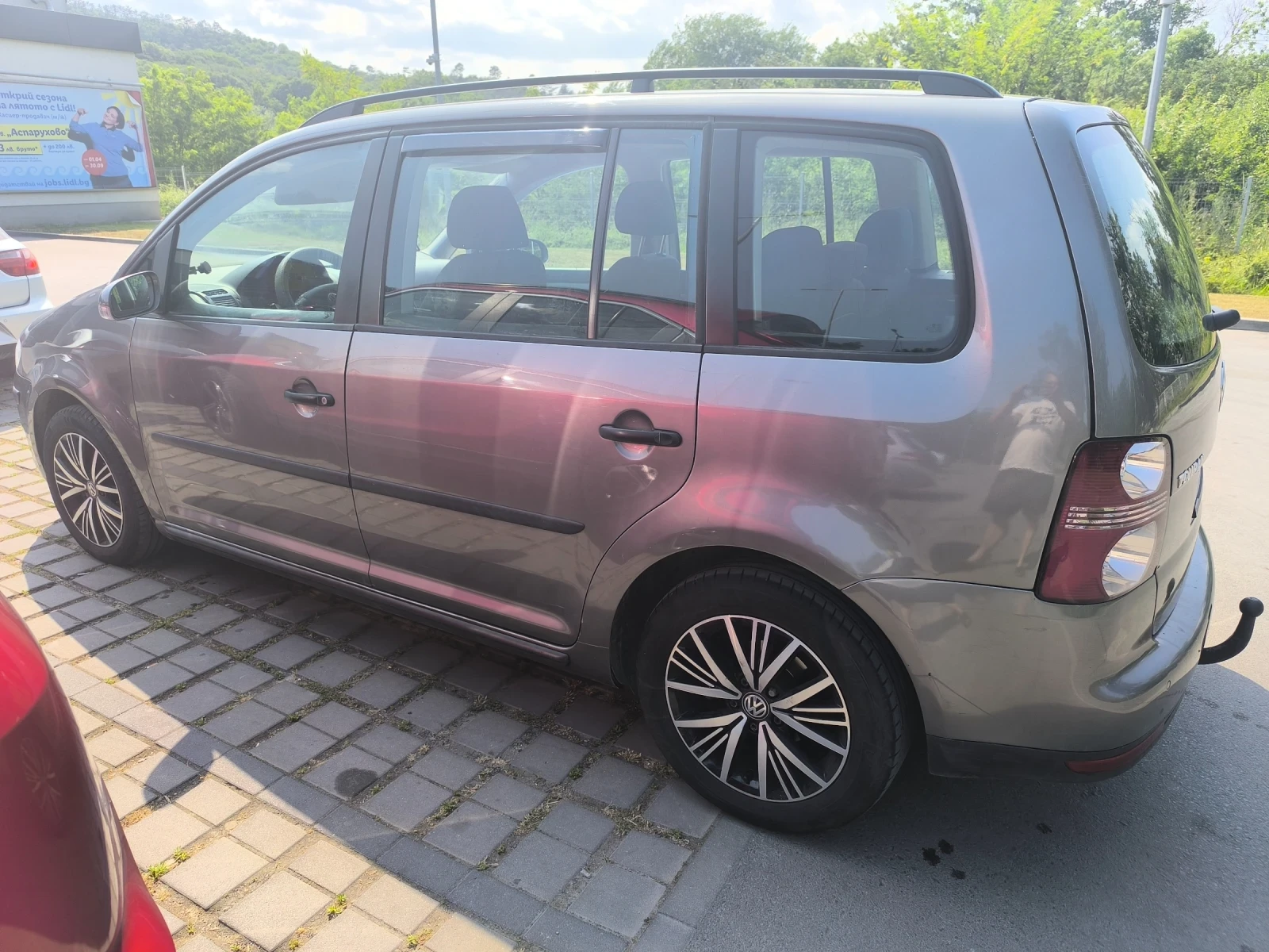 VW Touran, снимка 8 - Автомобили и джипове - 54481780