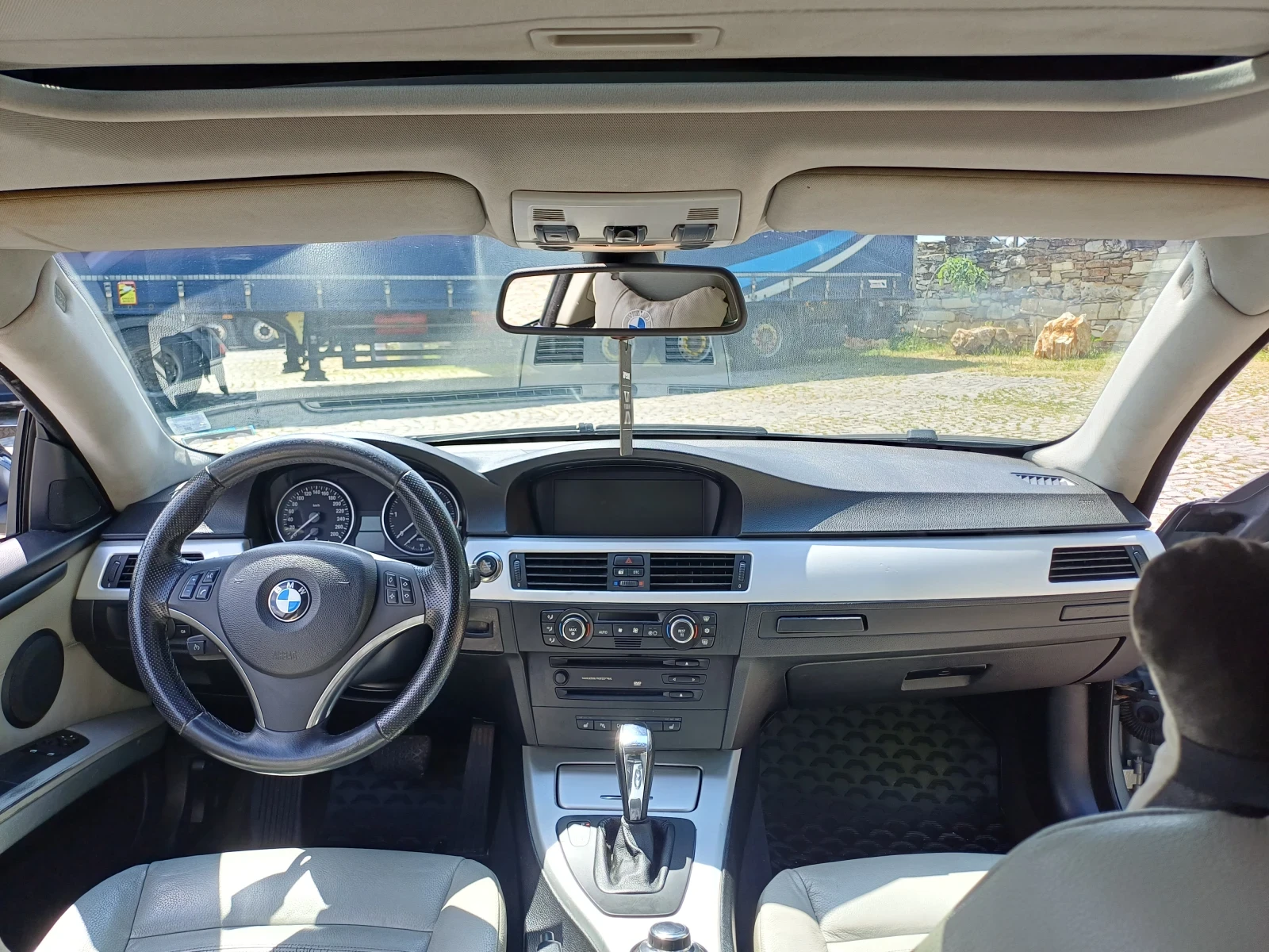 BMW 330, снимка 6 - Автомобили и джипове - 54492561