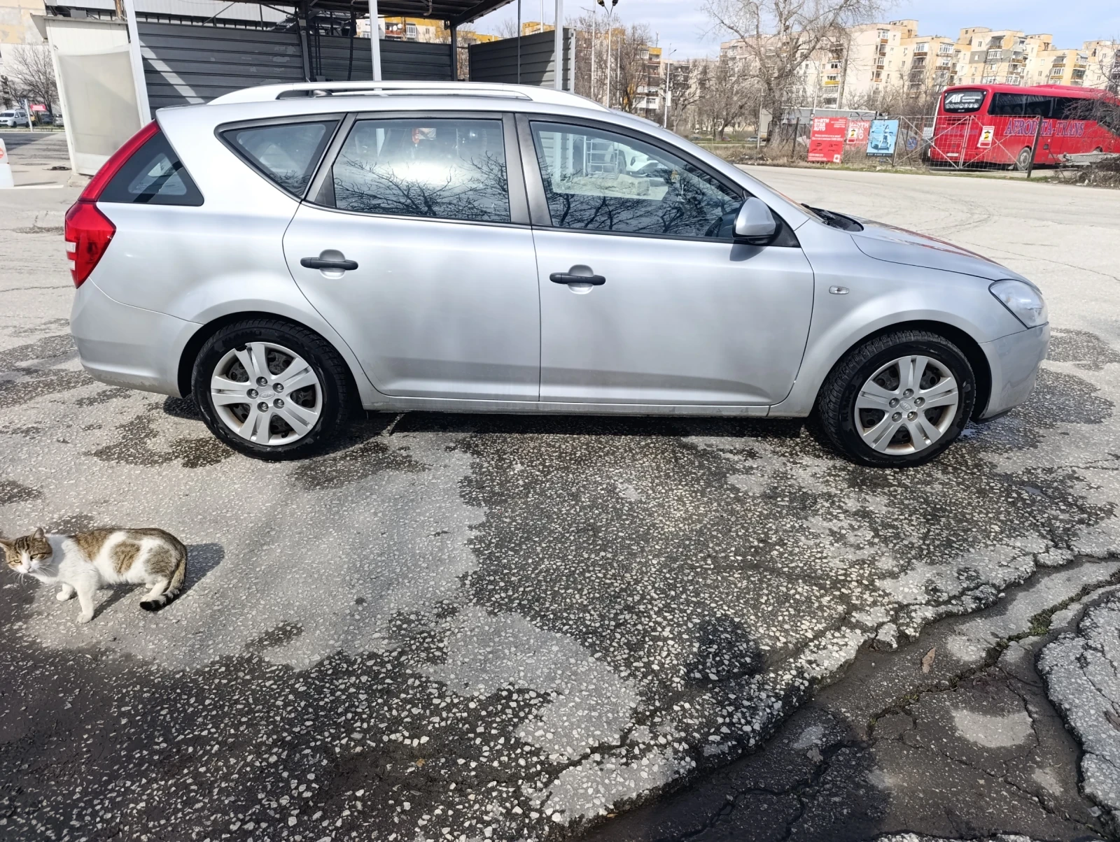 Kia Ceed 1.4, снимка 4 - Автомобили и джипове - 54835358