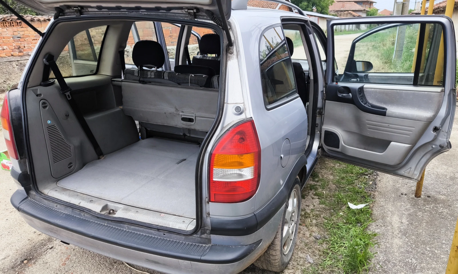 Opel Zafira A, снимка 4 - Автомобили и джипове - 55244220