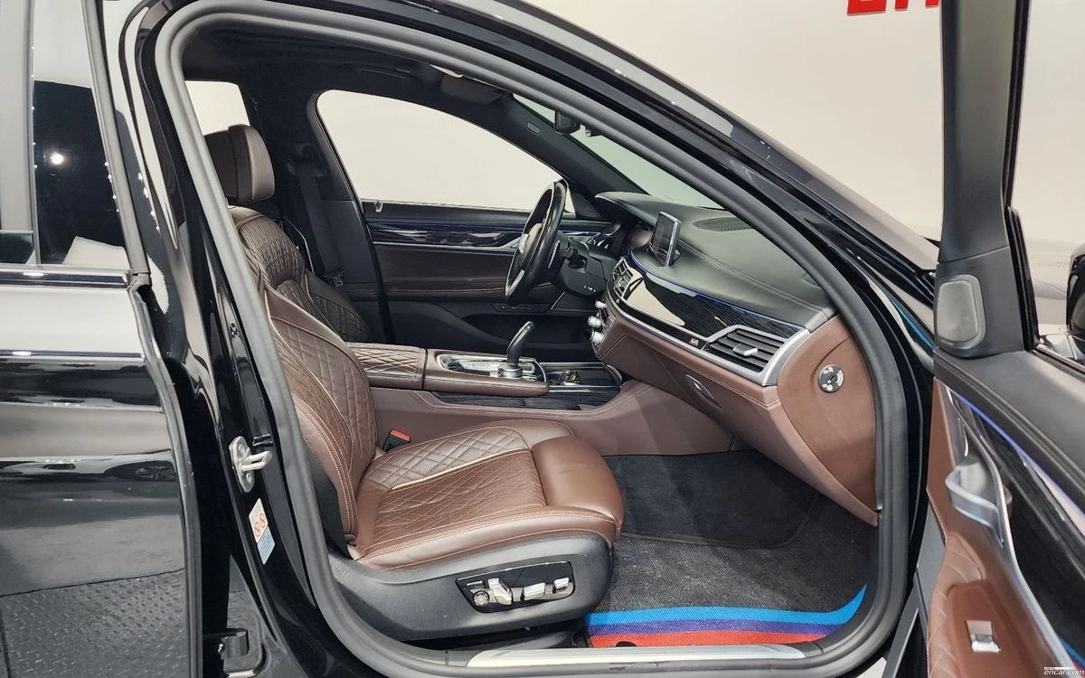 BMW 740 D/ОБДУХВАНЕ/HEAD UP/360CAMERA/, снимка 13 - Автомобили и джипове - 55317833