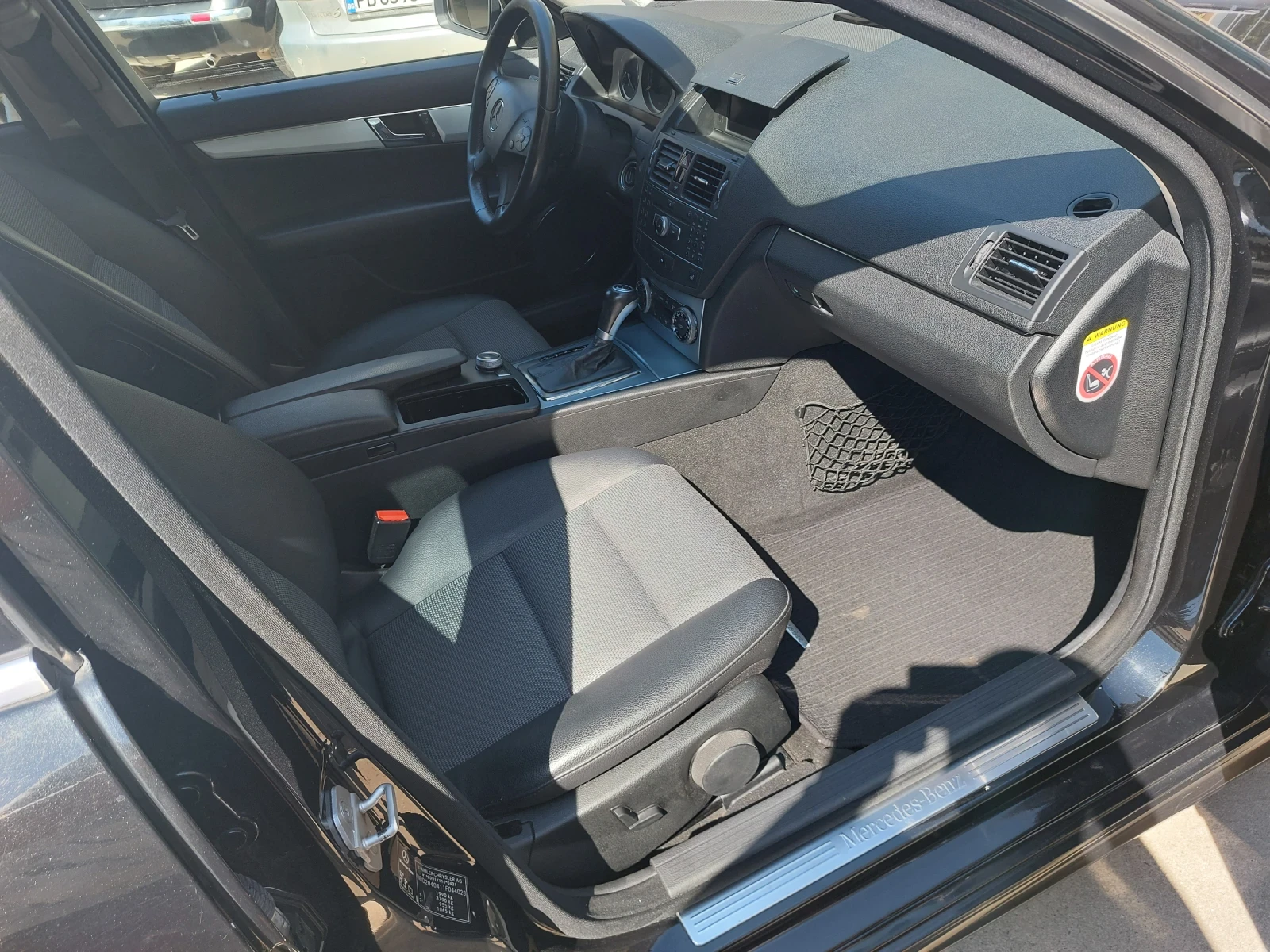 Mercedes-Benz C 200, снимка 10 - Автомобили и джипове - 55638879