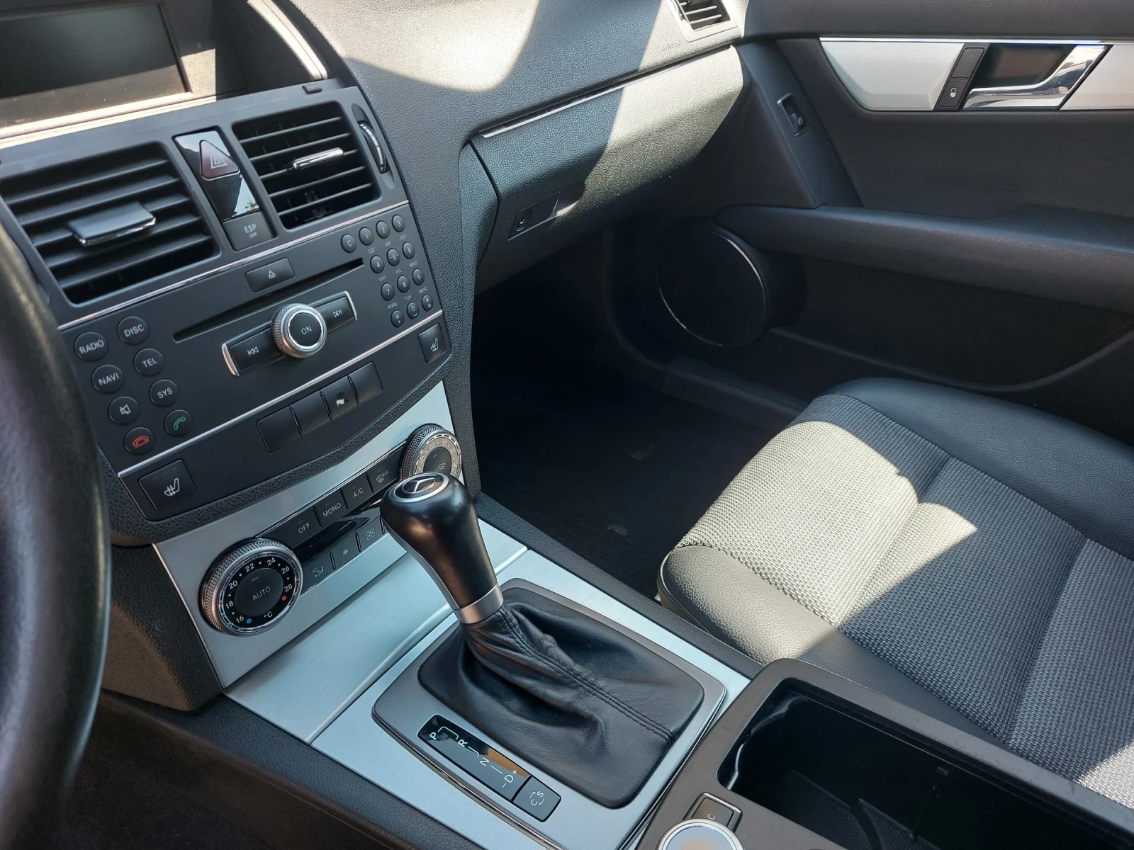 Mercedes-Benz C 200, снимка 4 - Автомобили и джипове - 55638879