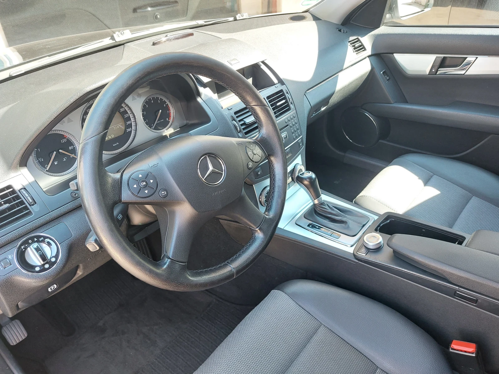 Mercedes-Benz C 200, снимка 5 - Автомобили и джипове - 55638879