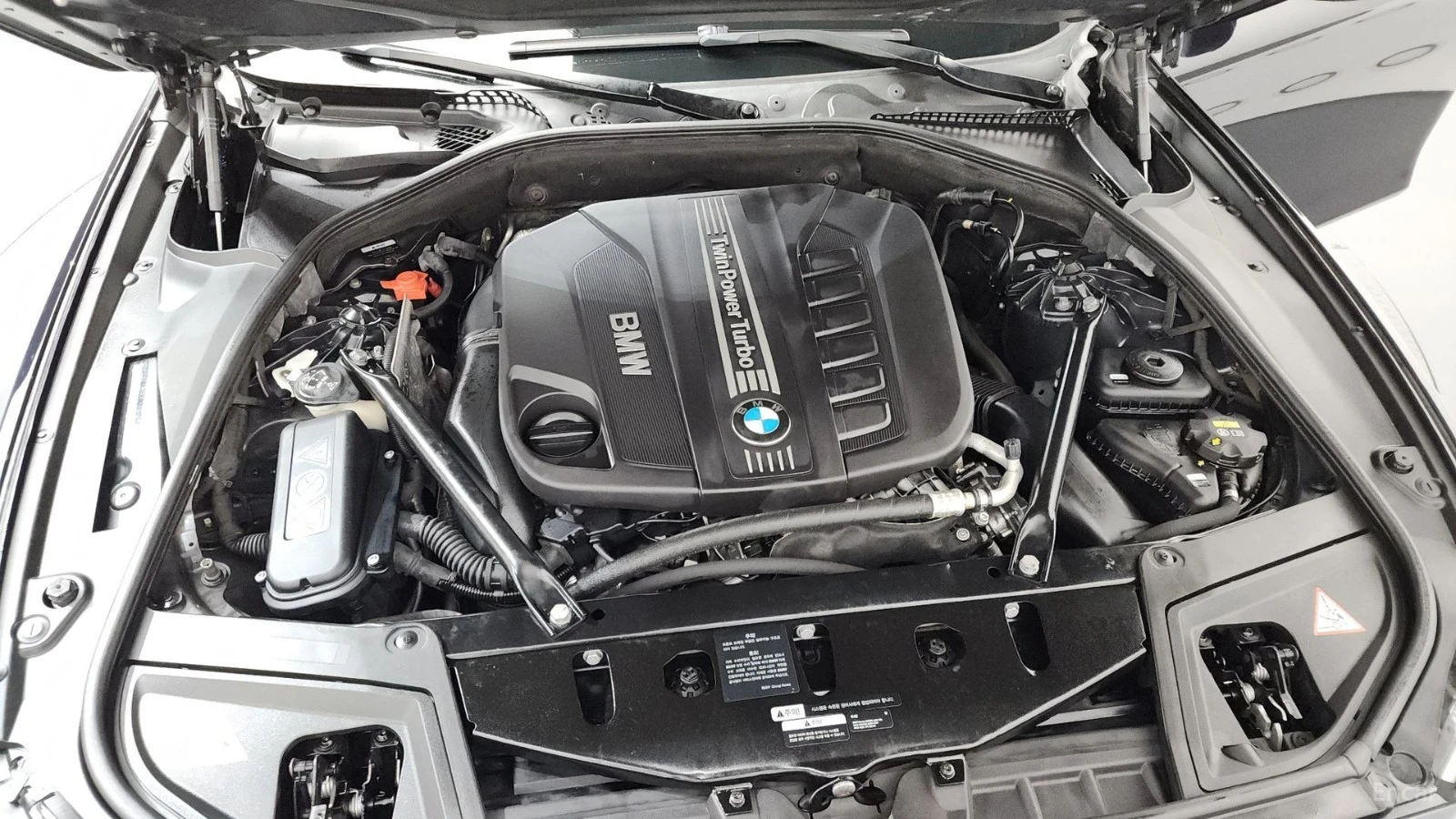 BMW 530 * M PACK* 360* Ambient Light* Head-up* ПОДГРЕВ* X-, снимка 6 - Автомобили и джипове - 55655945