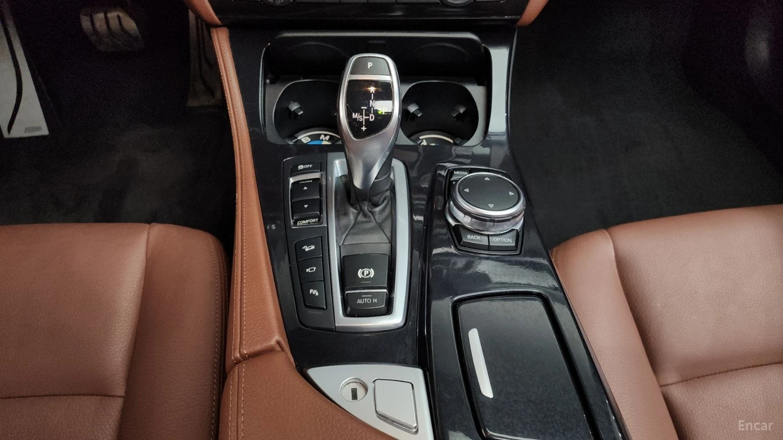BMW 530 * M PACK* 360* Ambient Light* Head-up* ПОДГРЕВ* X-, снимка 9 - Автомобили и джипове - 55655945