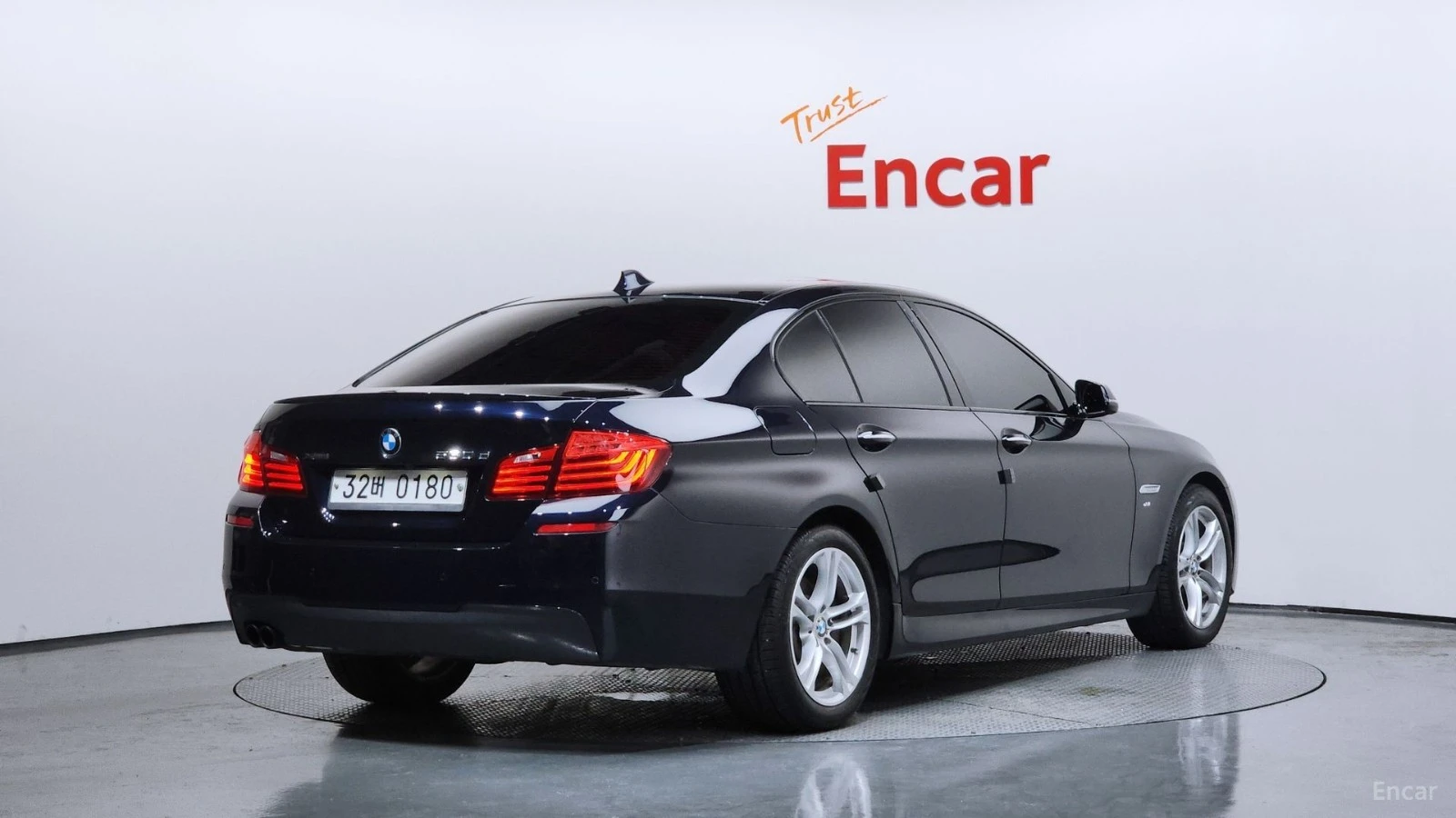 BMW 530 * M PACK* 360* Ambient Light* Head-up* ПОДГРЕВ* X-, снимка 2 - Автомобили и джипове - 55655945