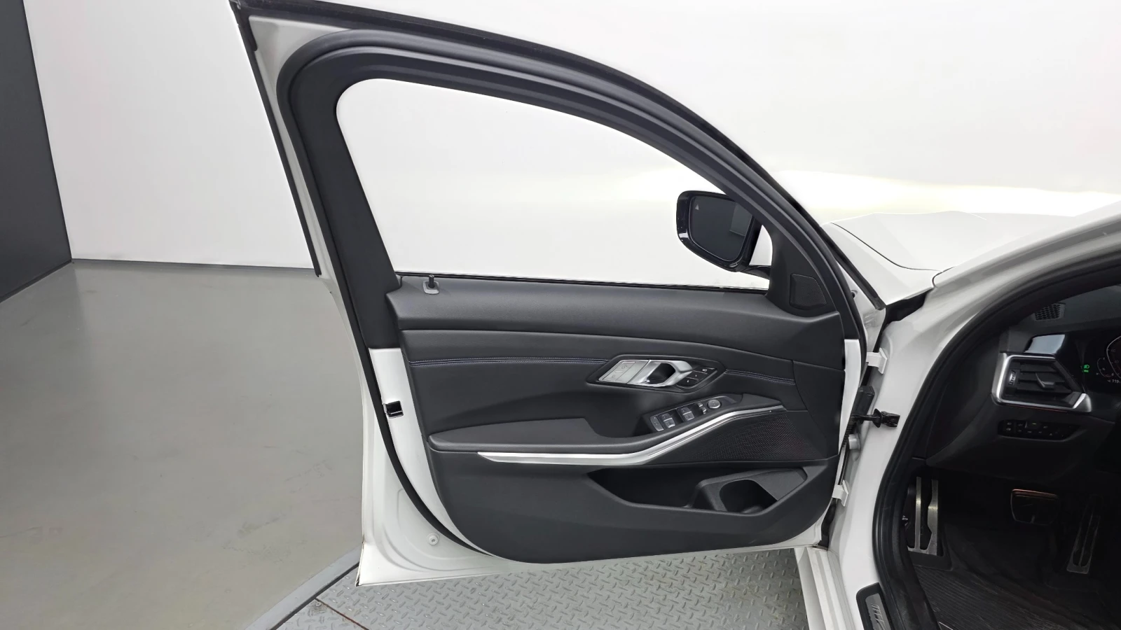 BMW 320, снимка 11 - Автомобили и джипове - 55833615
