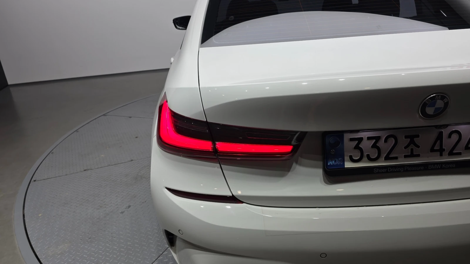 BMW 320, снимка 6 - Автомобили и джипове - 55833615