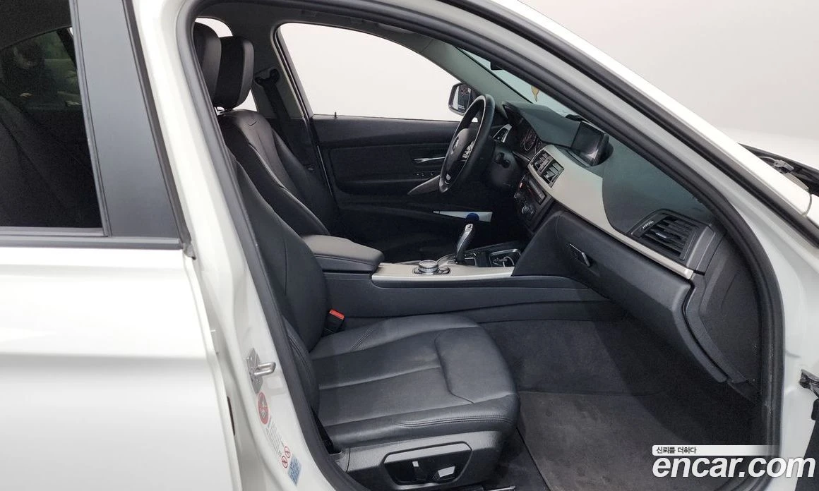 BMW 320 320d ED Edition, снимка 11 - Автомобили и джипове - 56156620