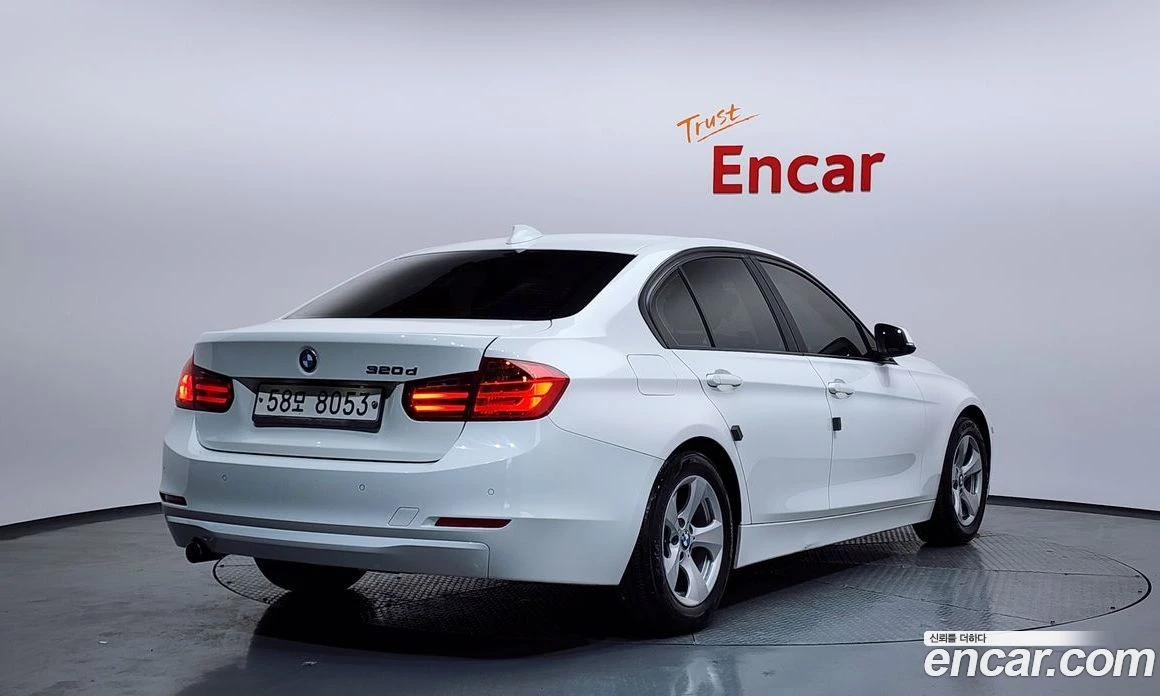 BMW 320 320d ED Edition, снимка 2 - Автомобили и джипове - 56156620