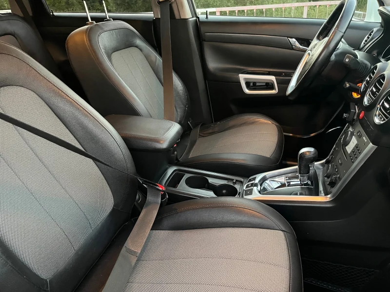 Opel Antara 2.2CDTI 4x4, снимка 13 - Автомобили и джипове - 52370473