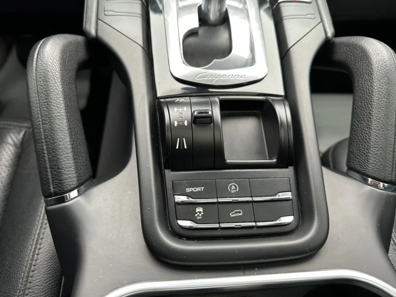 Porsche Cayenne 3.0TDI 245 к.с., снимка 14 - Автомобили и джипове - 53340197