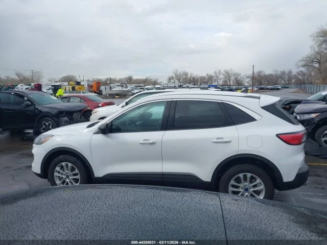 Ford Escape SE HYBRID - изображение 8